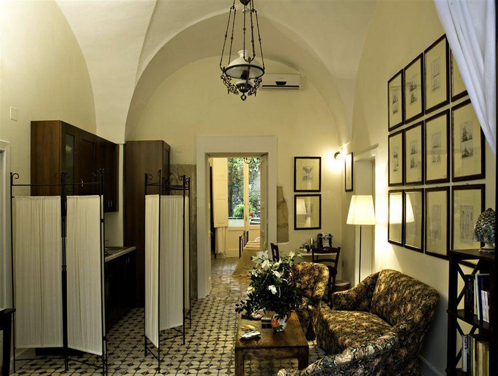 Palazzo Bernardini Suites Lecce Esterno foto